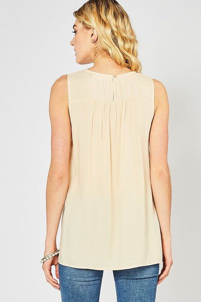Square Neck Tank Top with Lace Detailby Entro